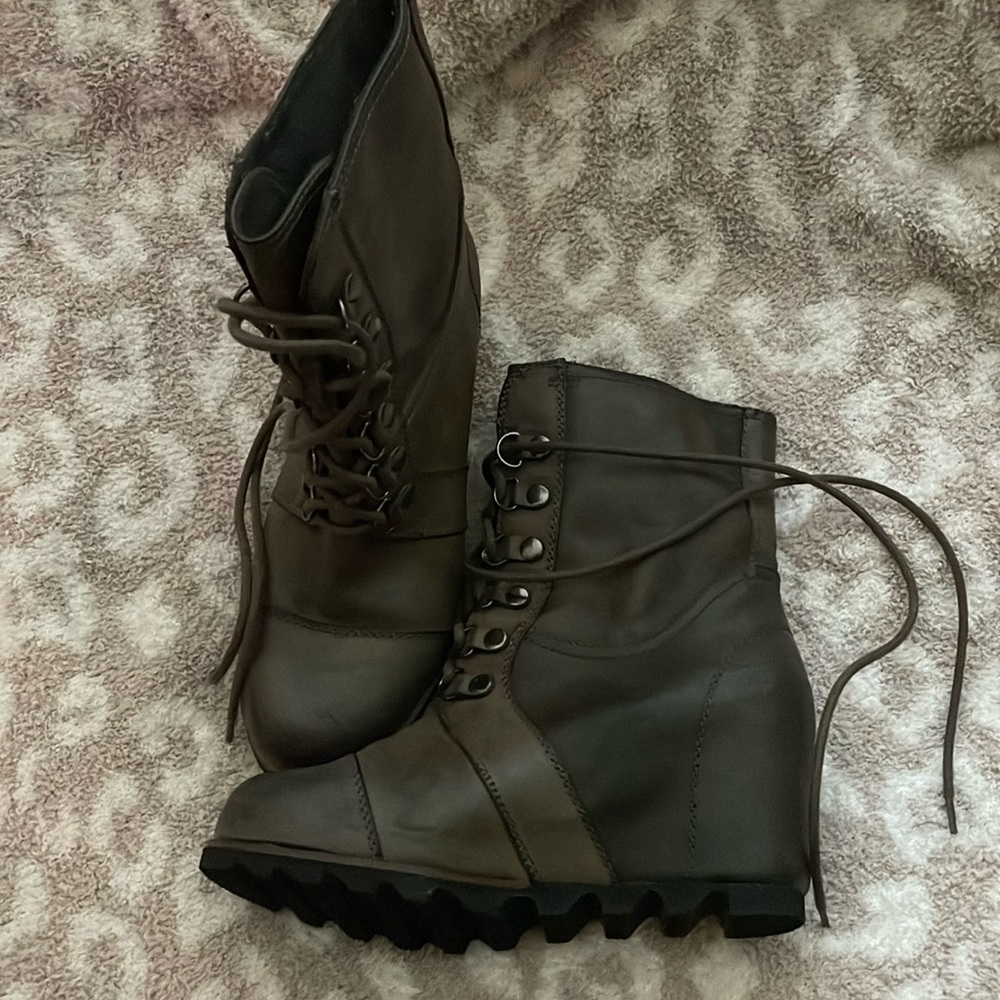 Merona lace up boots